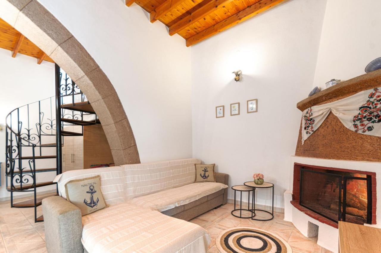 Red Soil Traditional Archangelos  Exterior photo